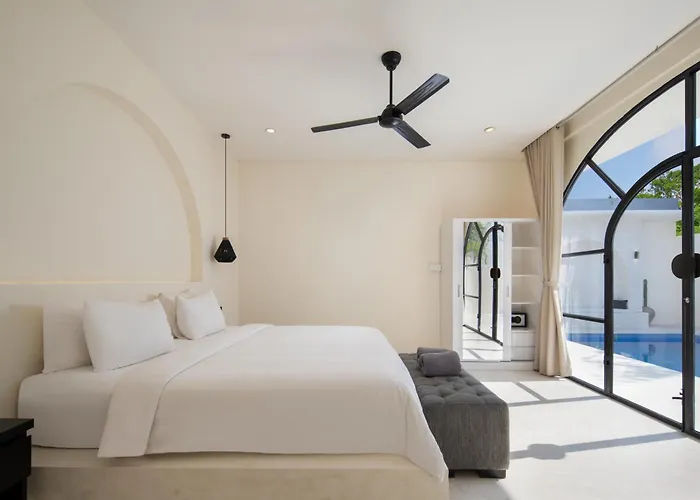 Pesaro Villas, Collection By Portier スミニャック